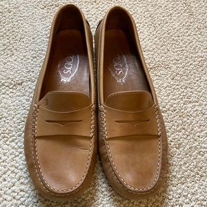 Tod’s Tan Loafers, size 9